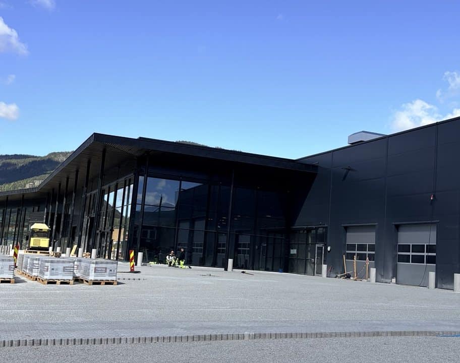 Nytt storbilsenter på Gol med glassfasade og verkstedporter